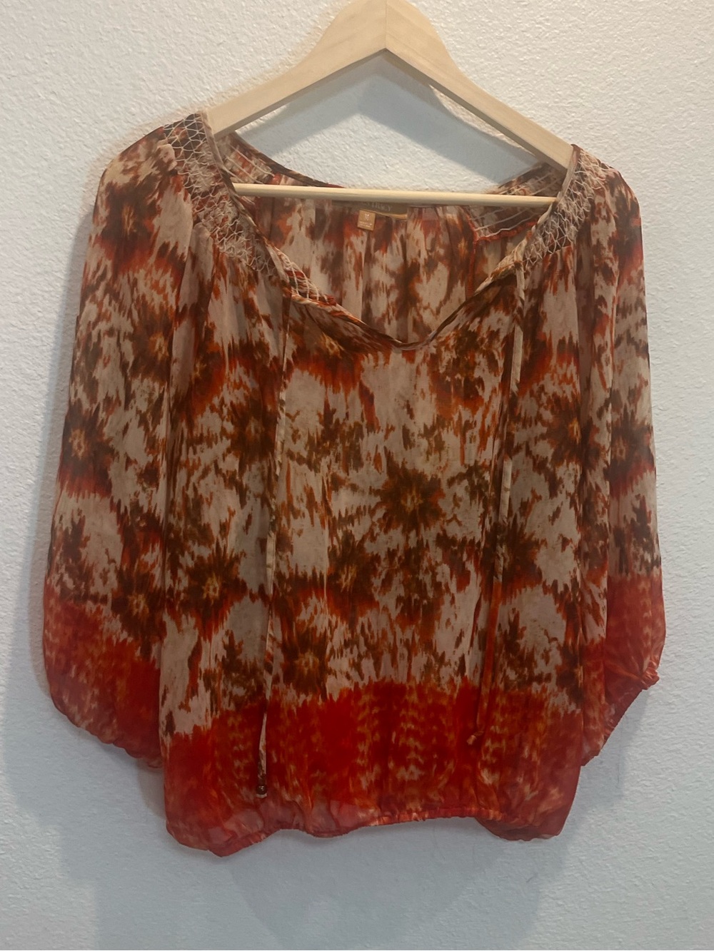 Ellenβ Tracy Red Brown Tie-Dye Peasant Blouse